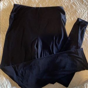 Solid black Lularoe leggings